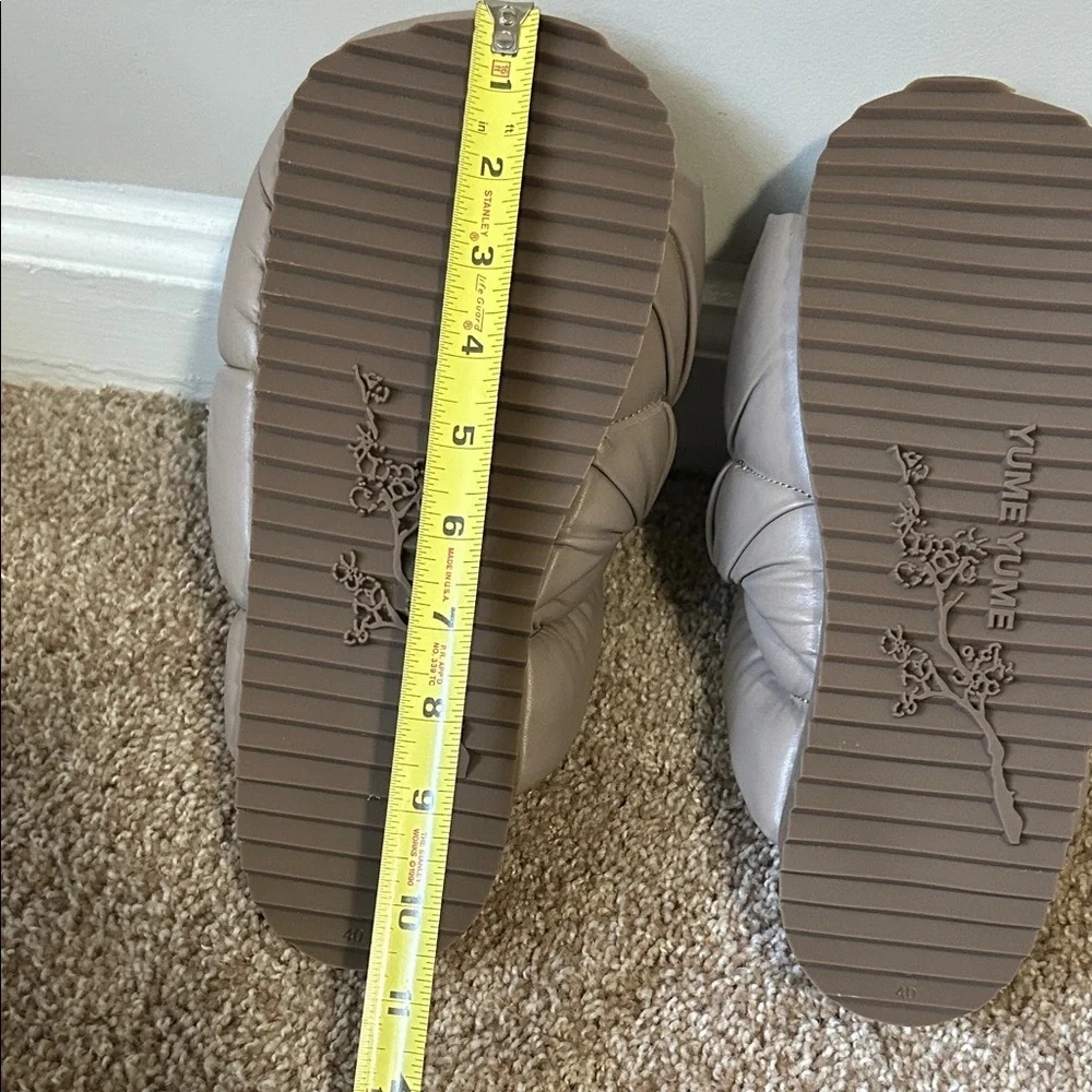 Yume Yume | Women's Taupe Quilted Slip-On Shoes | size 40 - Picture 11 of 16